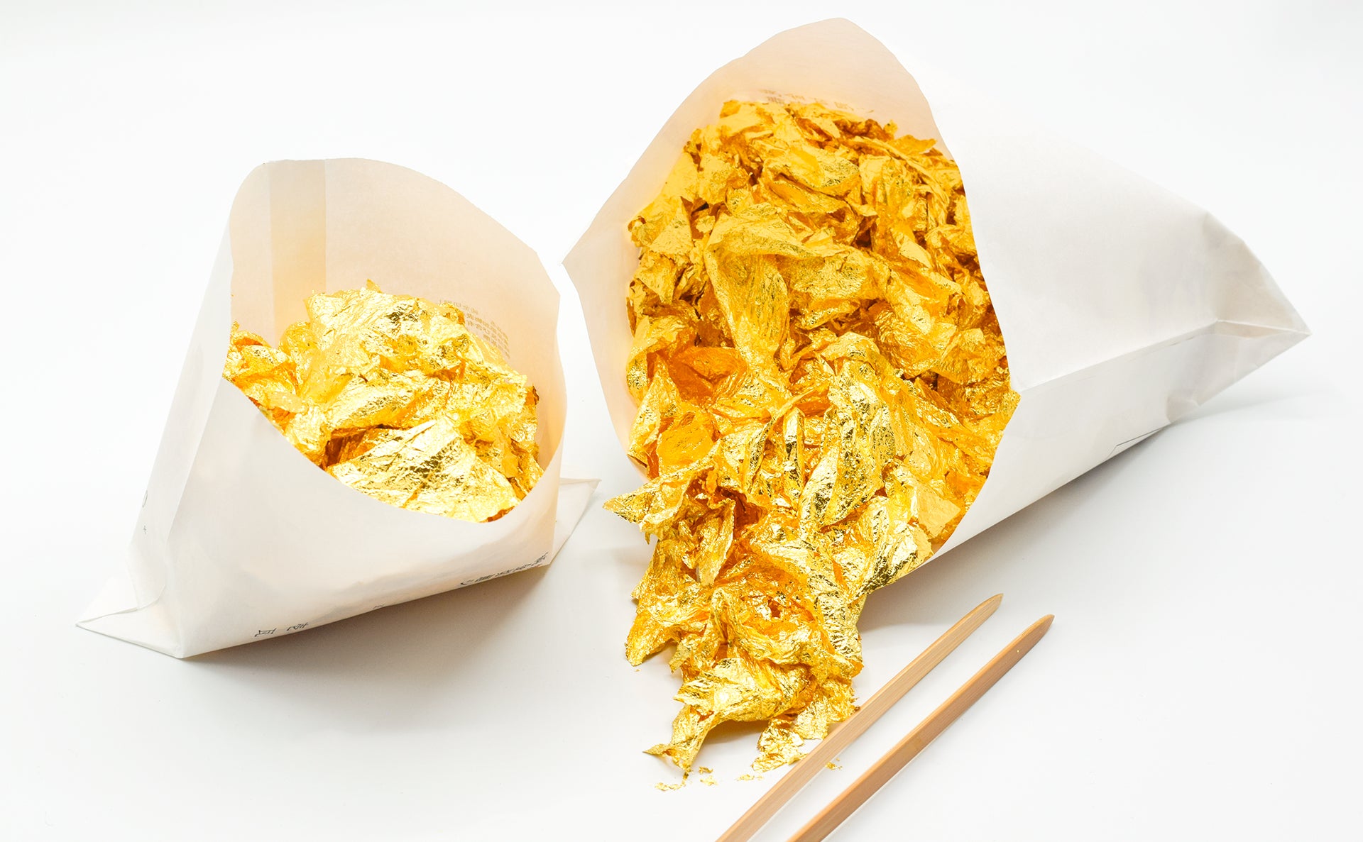 新金平押柄 純金箔色 鳥の子紙 – Shizendo